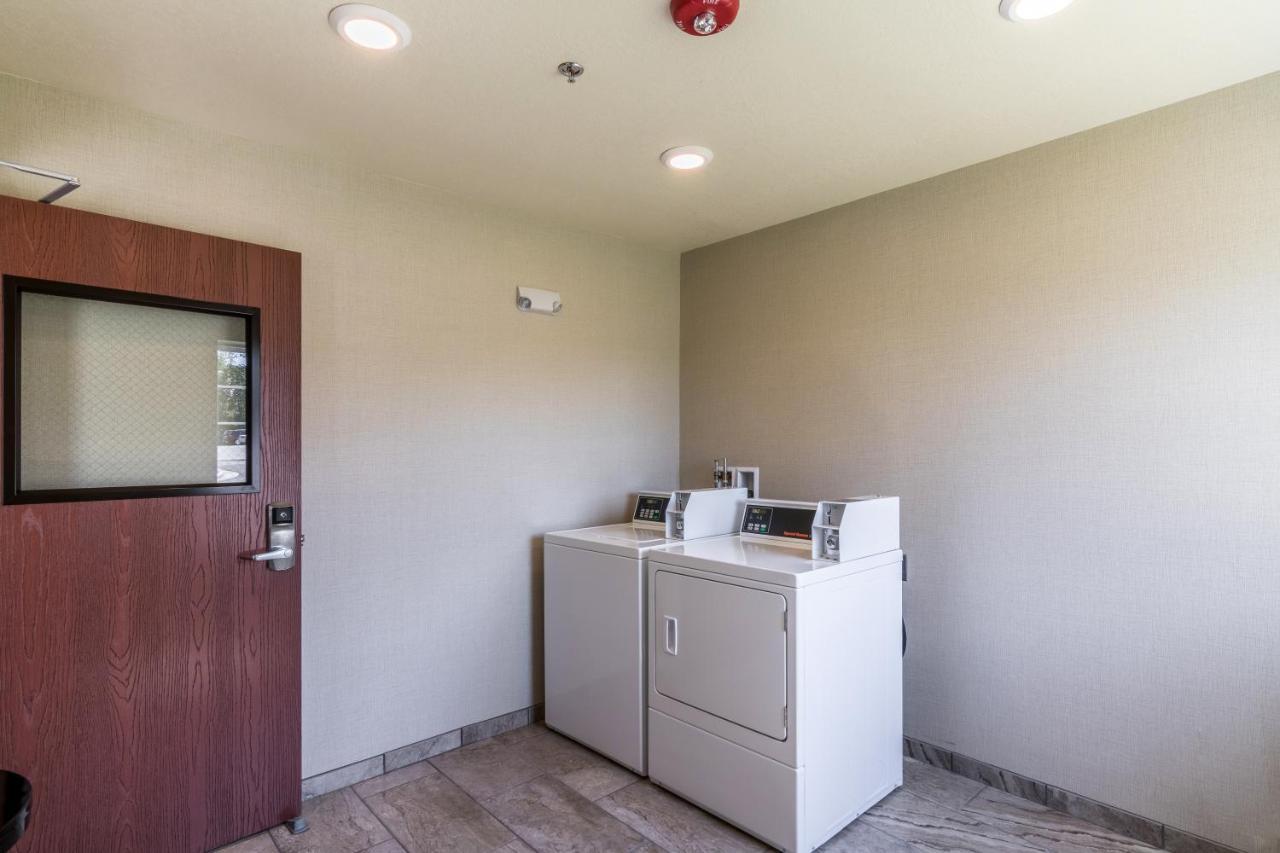 Cobblestone Inn & Suites - Barron Esterno foto